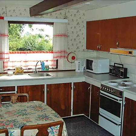 2 Bedroom Cozy In Nyaraló *