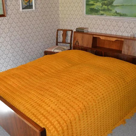 2 Bedroom Cozy In