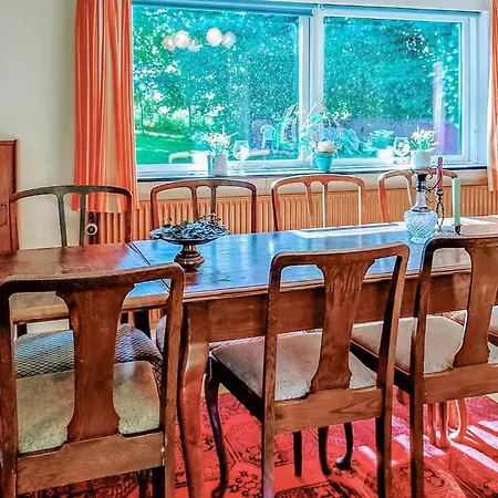 2 Bedroom Cozy In * Stouby