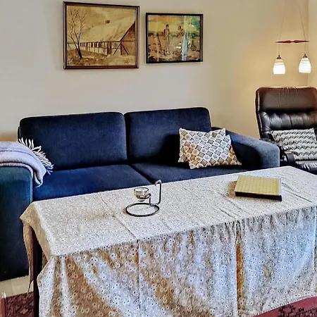2 Bedroom Cozy In Stouby